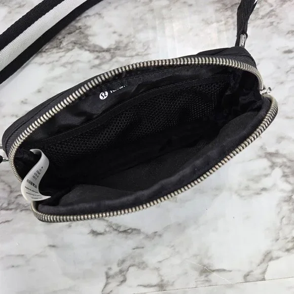 Lululemon Everywhere Crossbody Bag - Picture 5 of 5